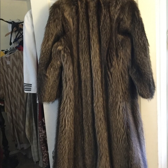MICHAEL FORREST VINTAGE RACCOON FUR FULL LGTH COAT - Picture 6 of 7